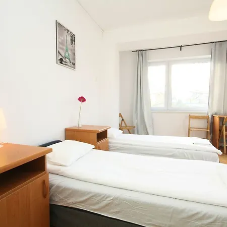 - Goscinne Bed & Breakfast