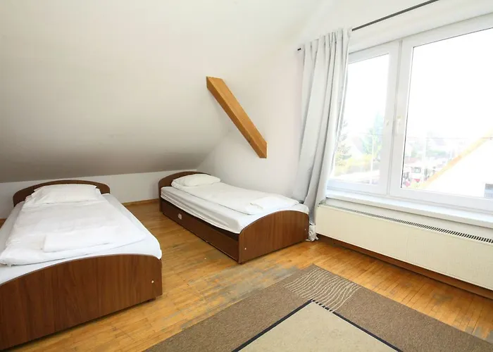 - Goscinne Bed and breakfast